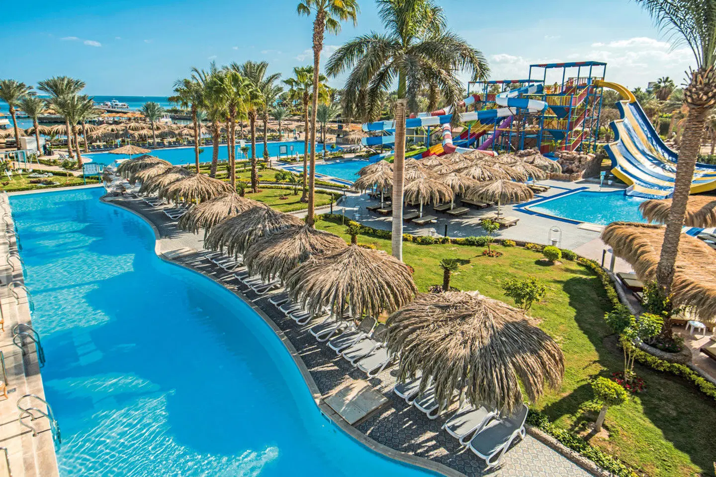 SUNRISE Aqua Joy Resort OUTDOOR_POOL