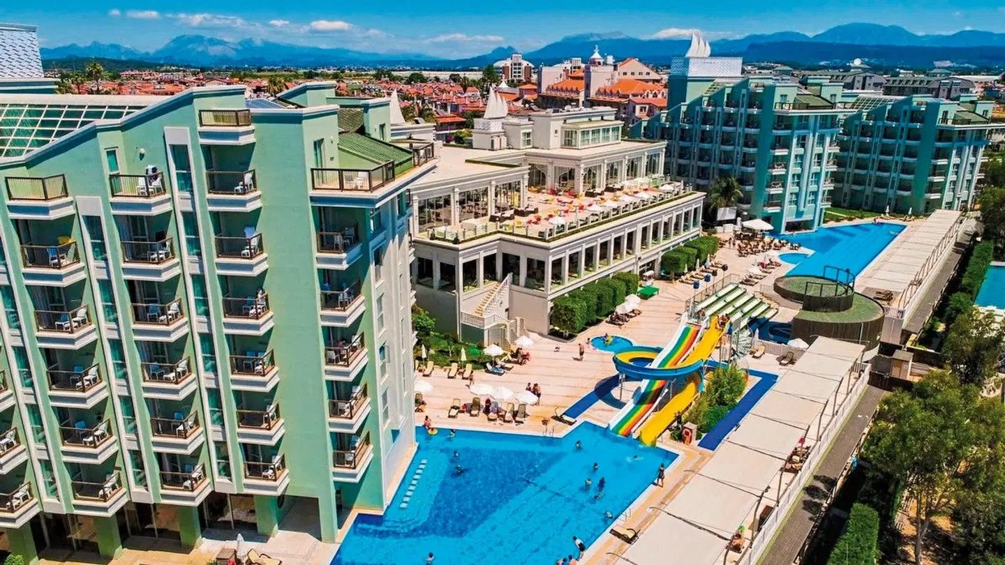 Royal Atlantis Spa & Resort EXTERIOR