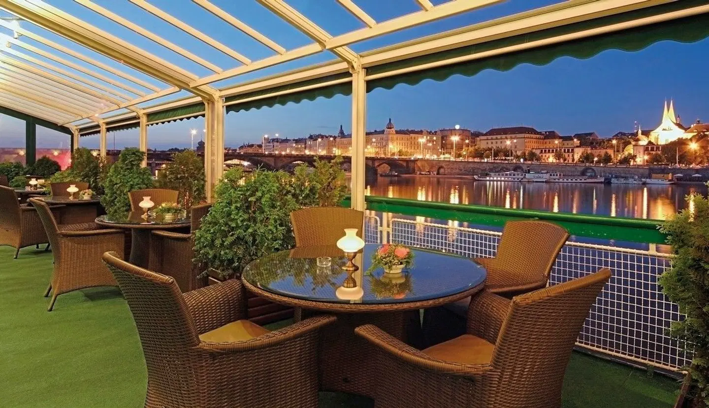 Botel Admiral Terrasse
