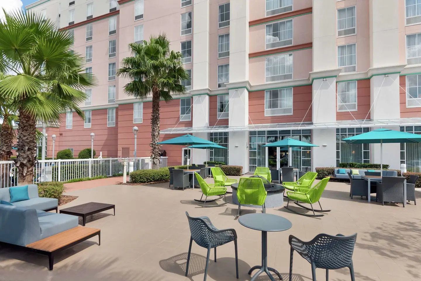 Hampton Inn & Suites Orlando Airport @ Gateway Village Terrasse