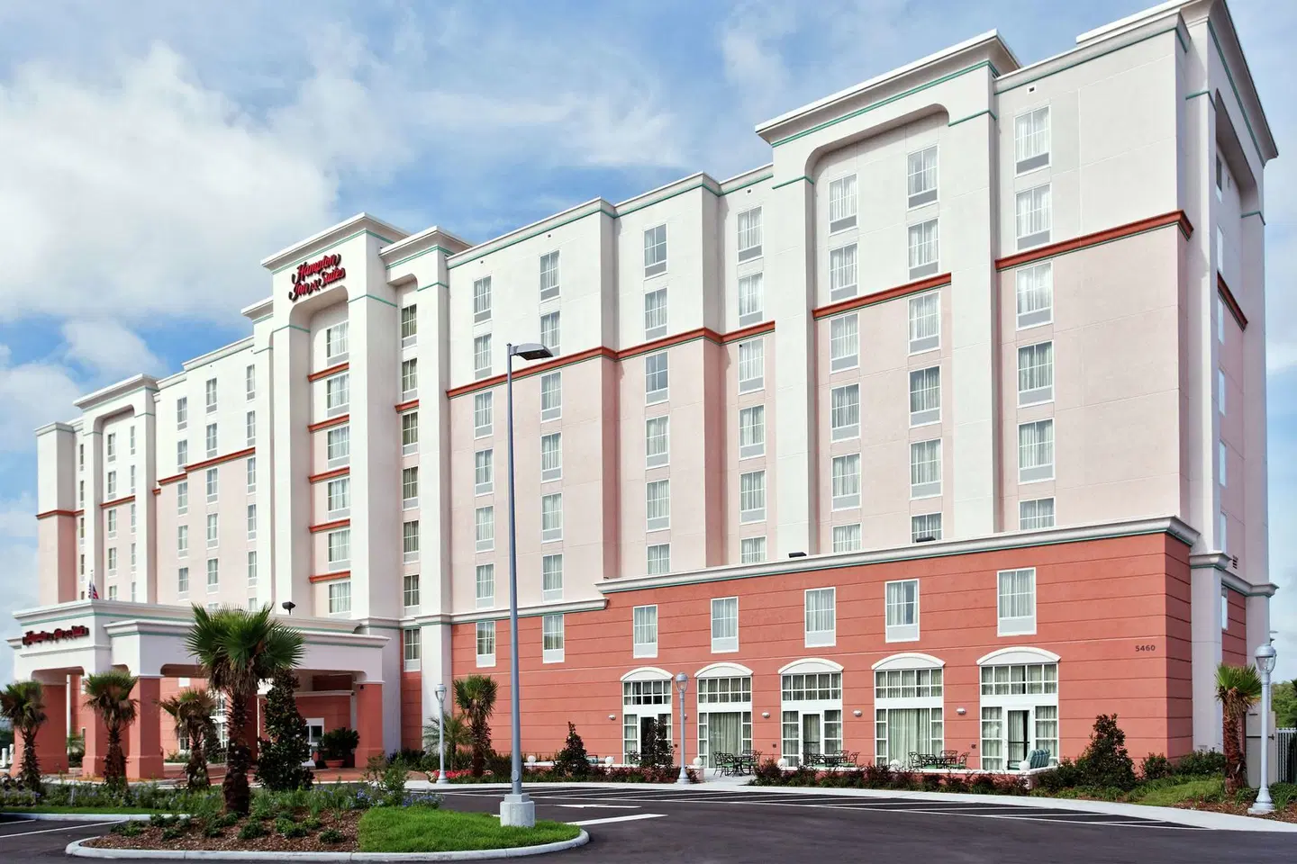 Hampton Inn & Suites Orlando Airport @ Gateway Village EXTERIOR