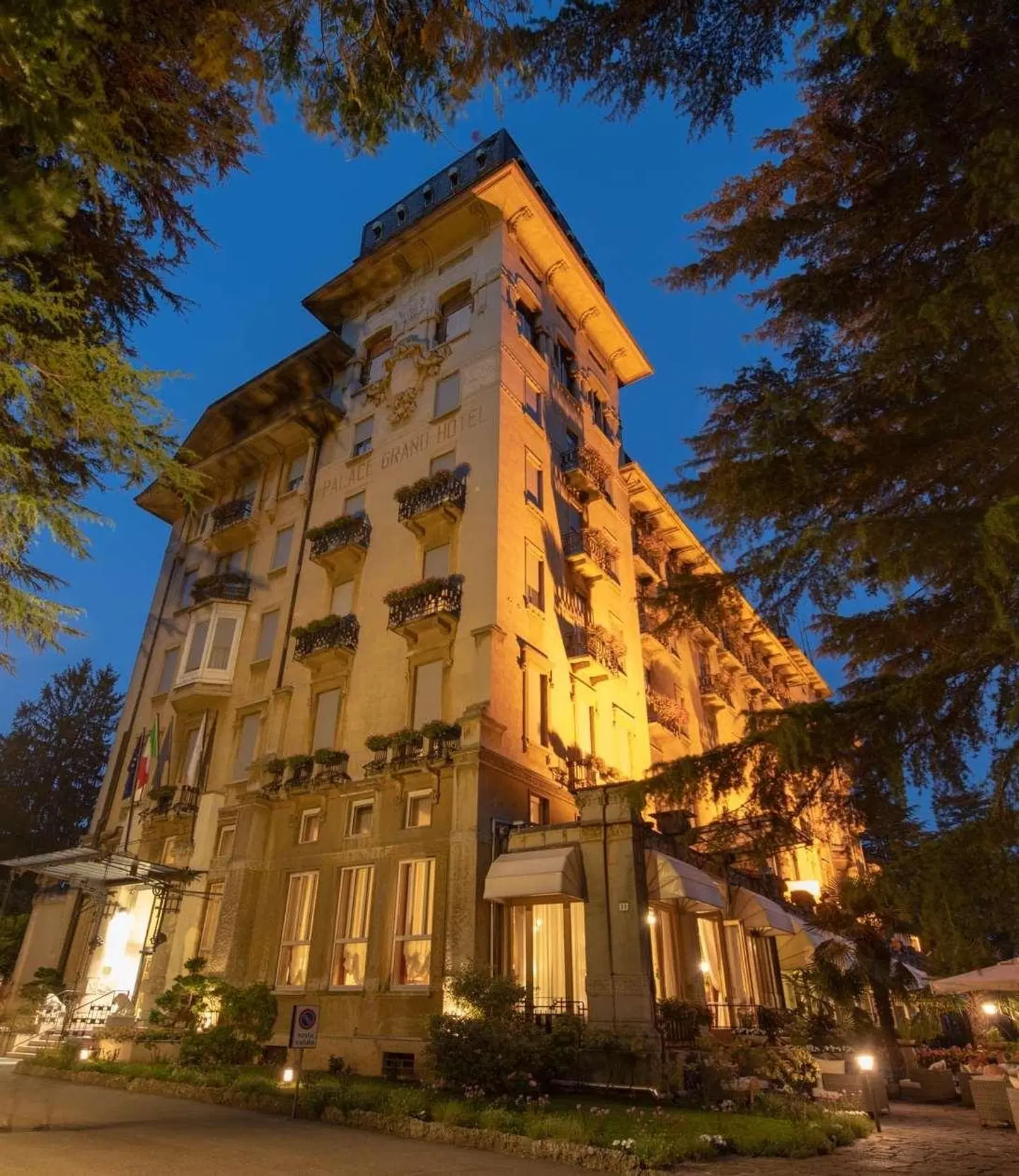 Palace Grand Hotel Varese EXTERIOR