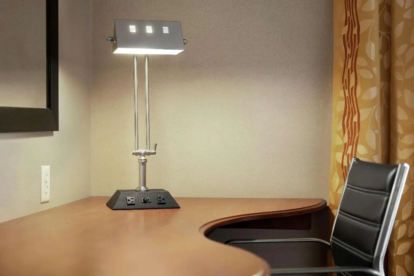 Hampton Inn & Suites Poughkeepsie ROOM_EXAMPLE
