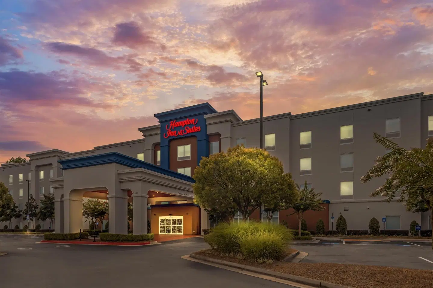 Hampton Inn & Suites Atlanta Airport West/Camp Creek Pkwy EXTERIOR