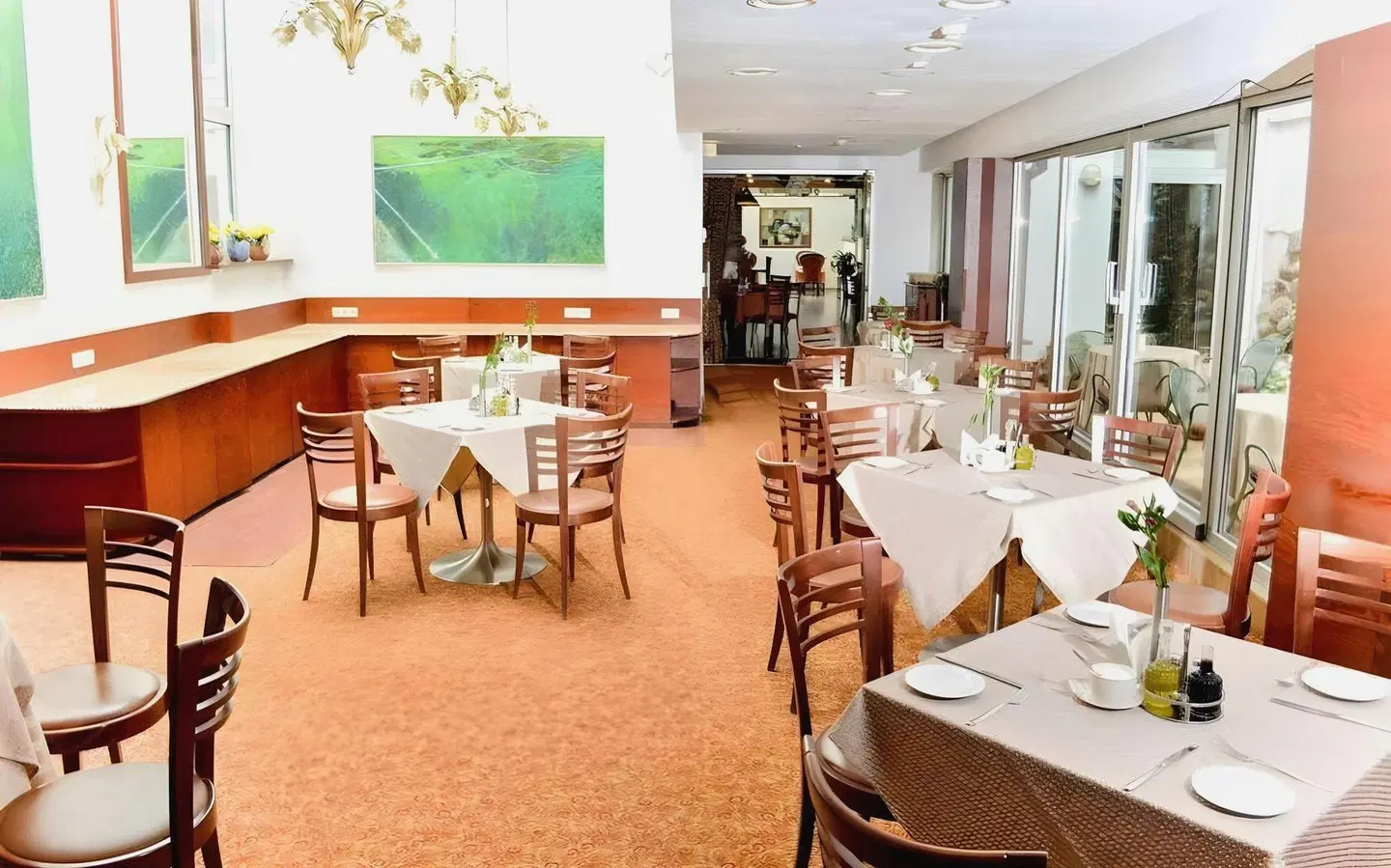 Ratonda Restaurant