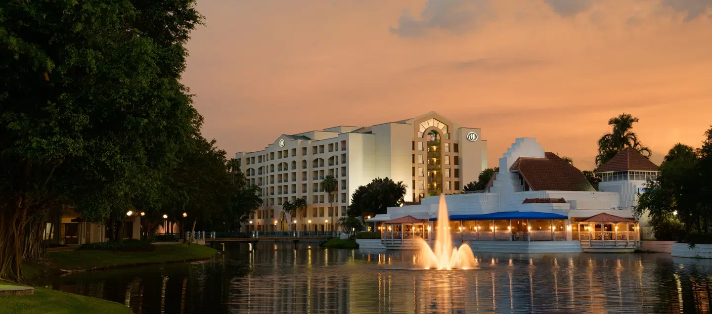 Hilton Boca Raton Suites EXTERIOR