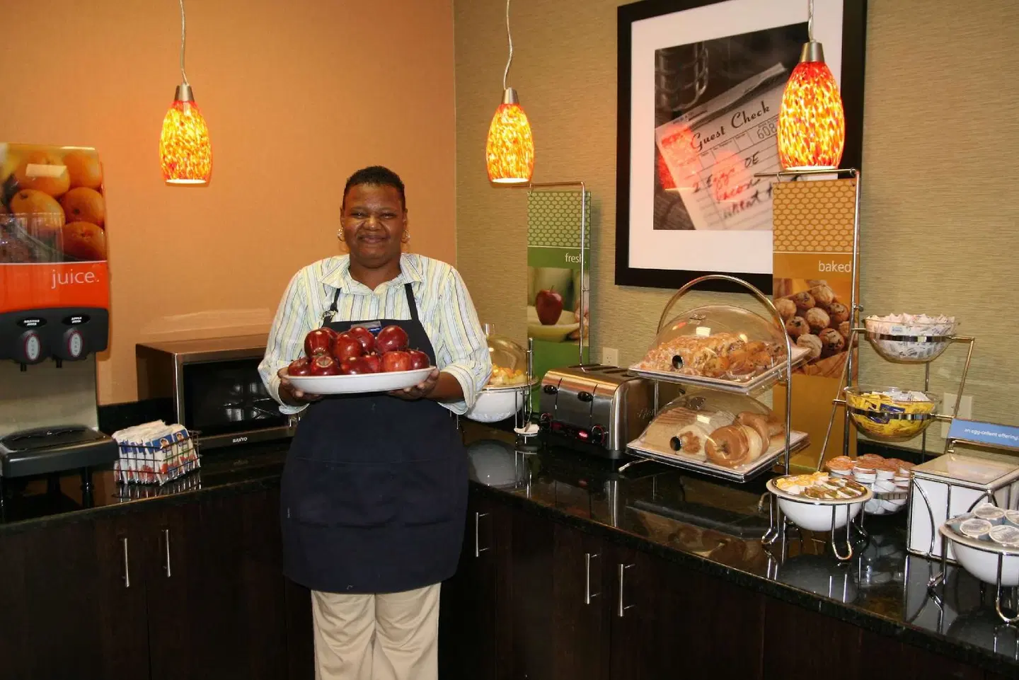 Hampton Inn Youngstown-North PEOPLE