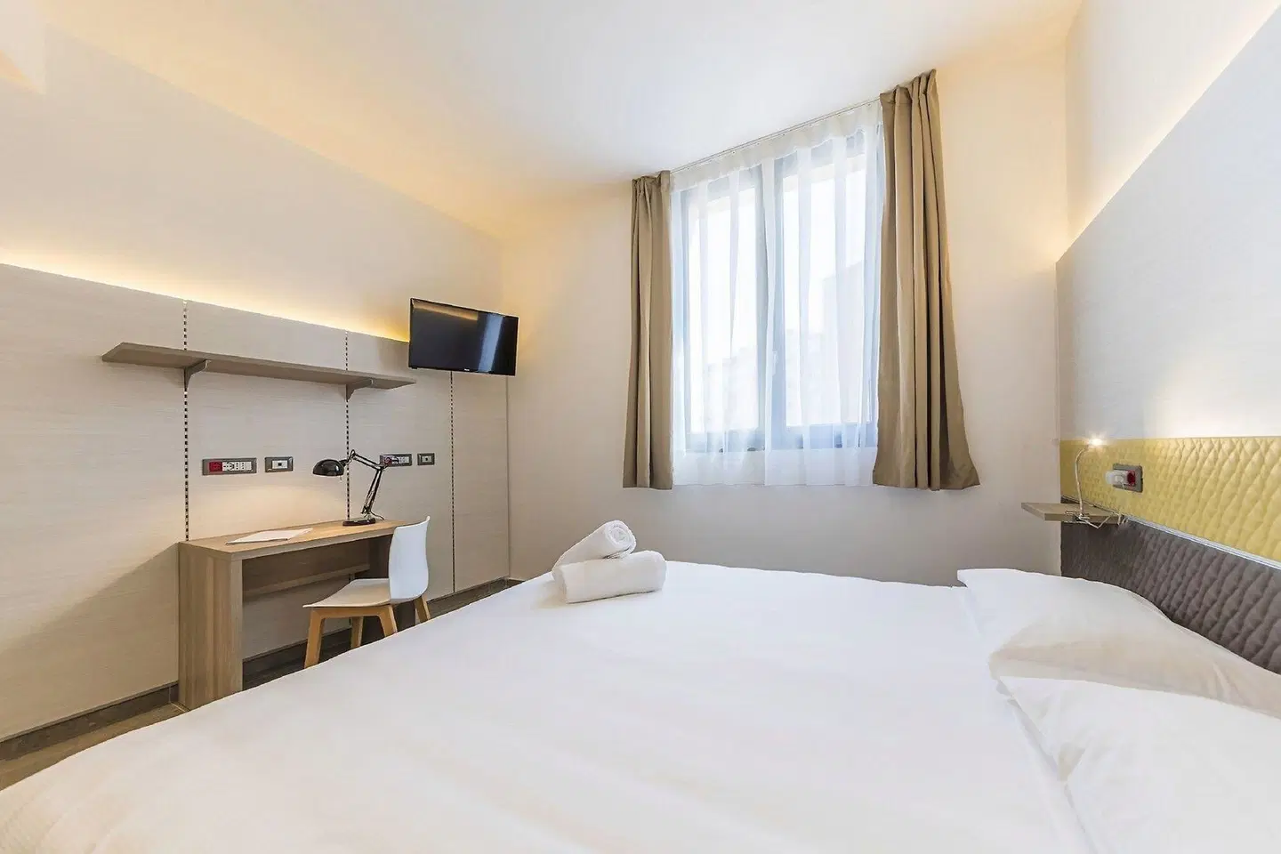 Camplus Guest Palermo ROOM_EXAMPLE