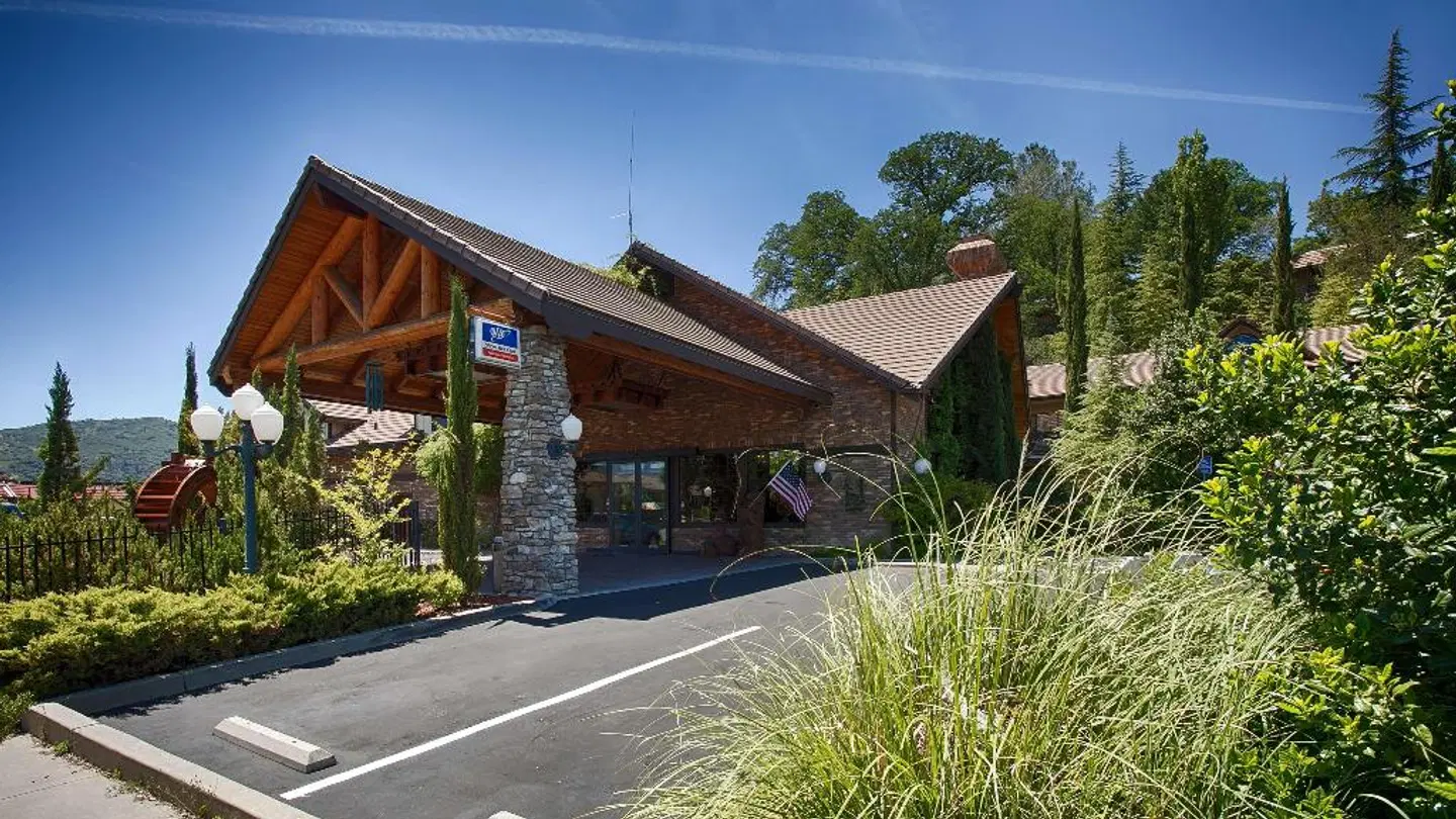 Best Western Plus Yosemite Gateway Inn EXTERIOR