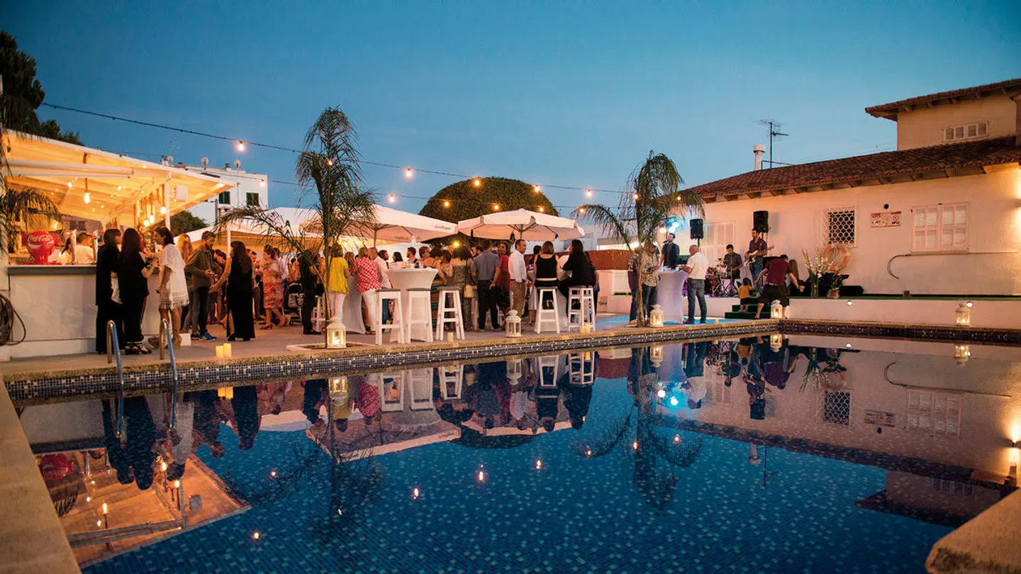 Chevy Hotel & Suites OUTDOOR_POOL