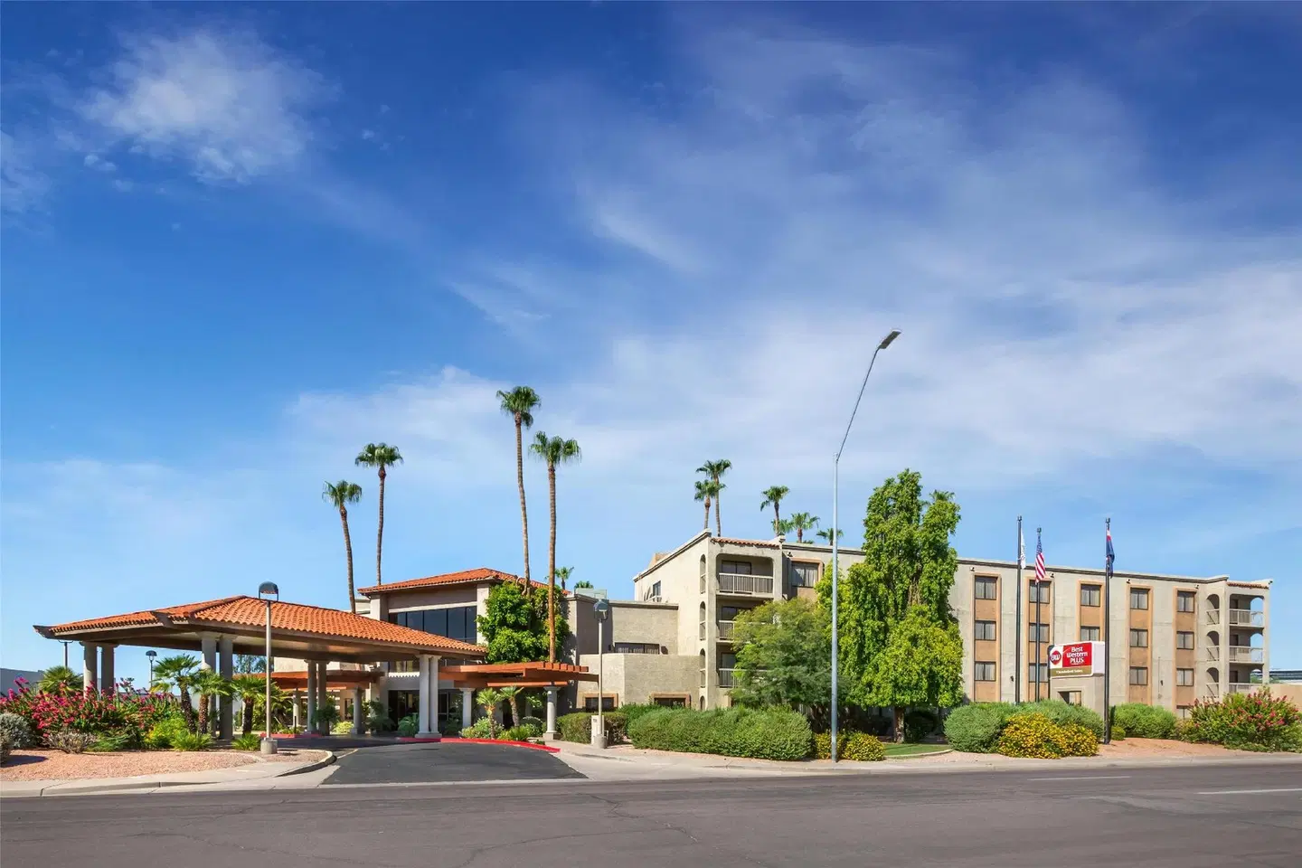 Best Western Plus Scottsdale Thunderbird Suites LANDSCAPE