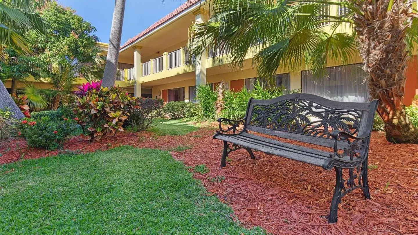 Best Western Plus University Inn Garten
