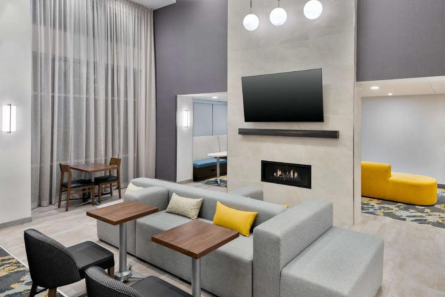 Hampton Inn & Suites Cleveland-Beachwood LOUNGE_LOBBY