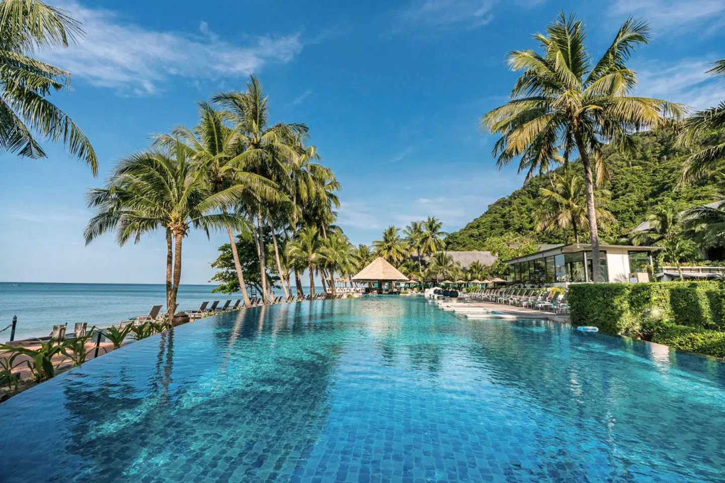 KC Grande Resort & Spa OUTDOOR_POOL