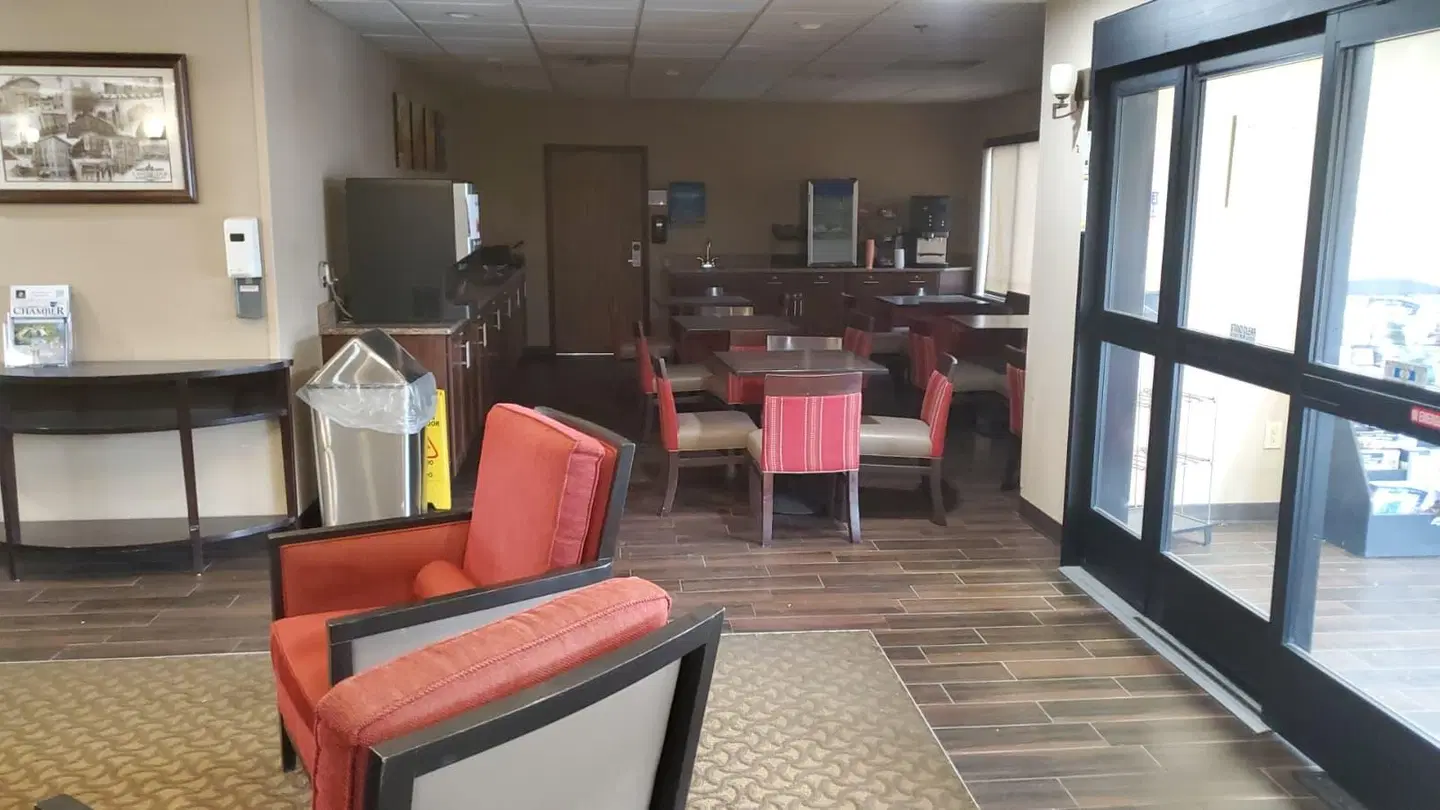 Cambridge Inn by Capital O near I-70 / I-77 Restaurant