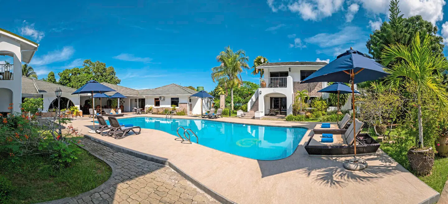 Sun Properties & Resort OUTDOOR_POOL