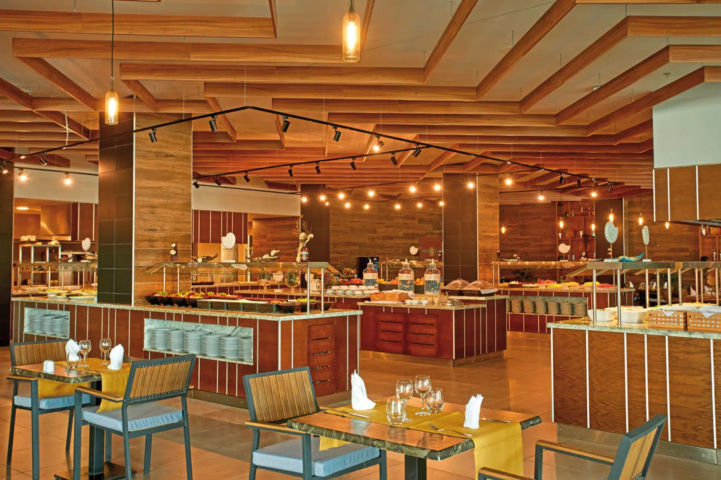 Secrets Sunny Beach Resort & Spa Bar