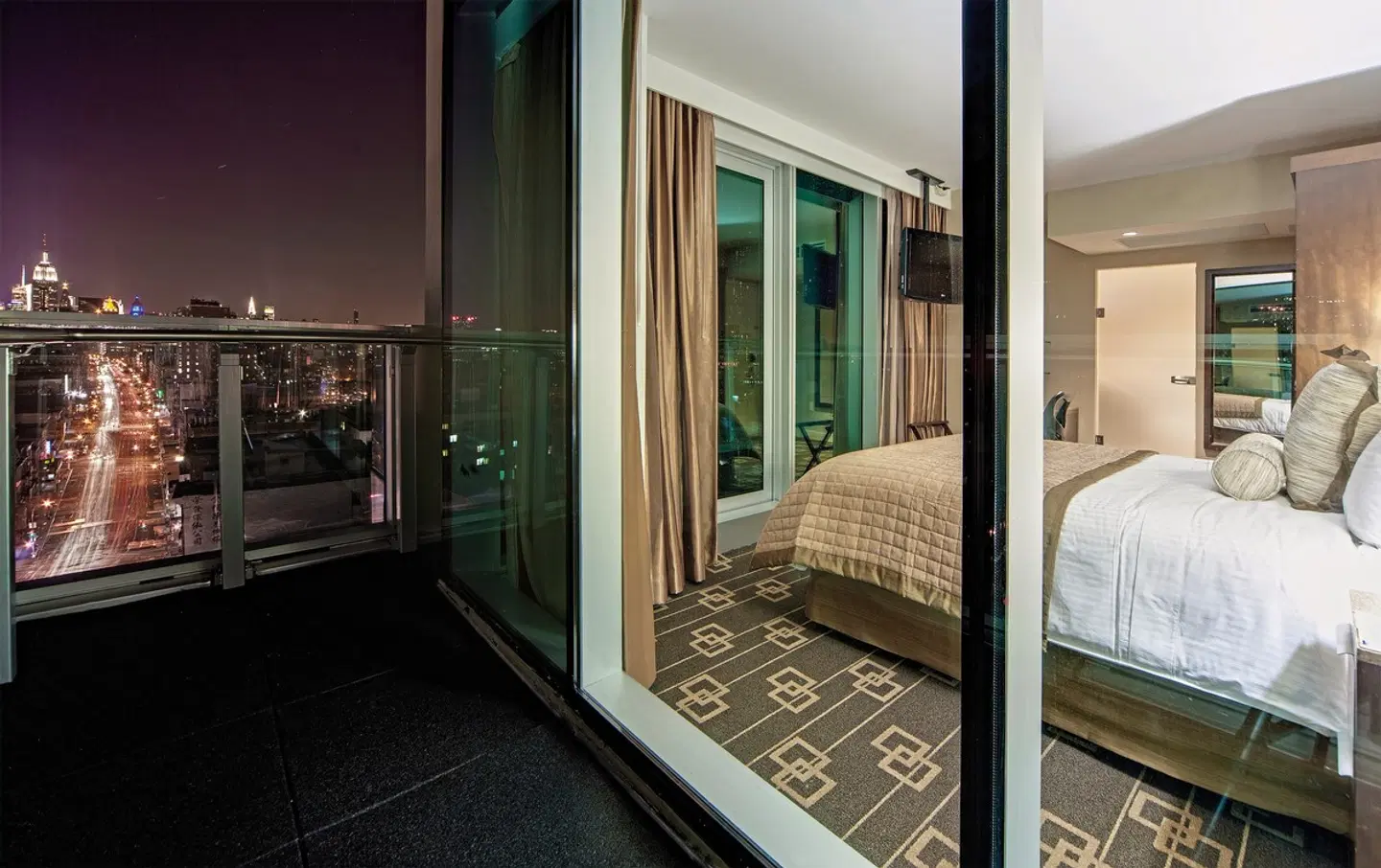 Wyndham Garden Chinatown ROOM_EXAMPLE
