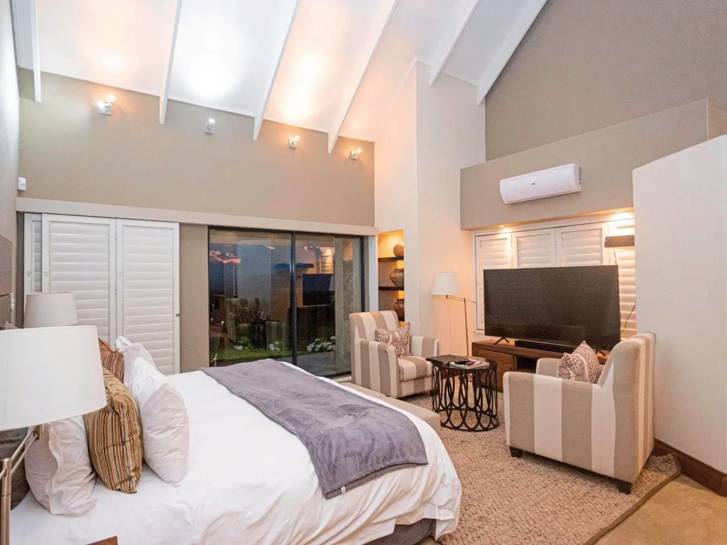 Angels View ROOM_EXAMPLE