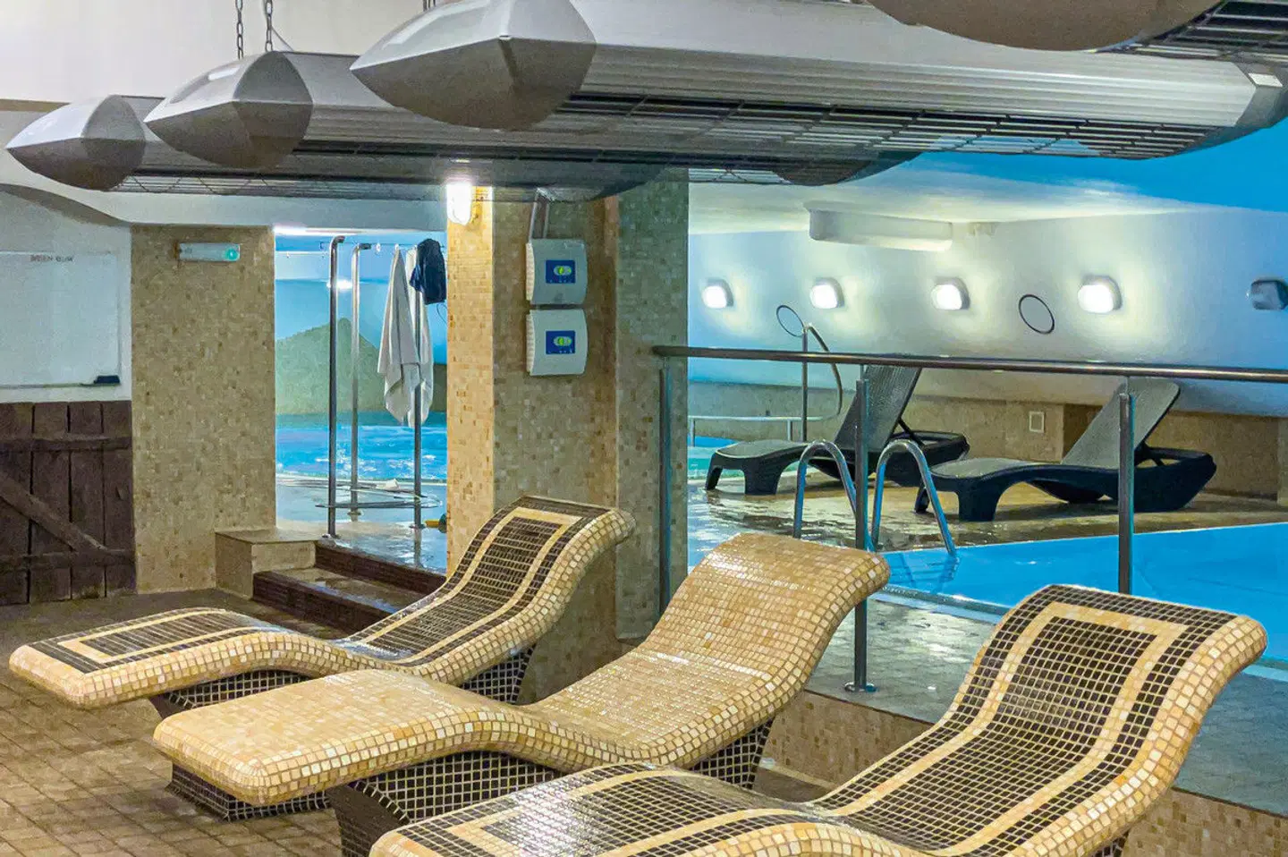 Maximus Spa HEALTH_BEAUTY