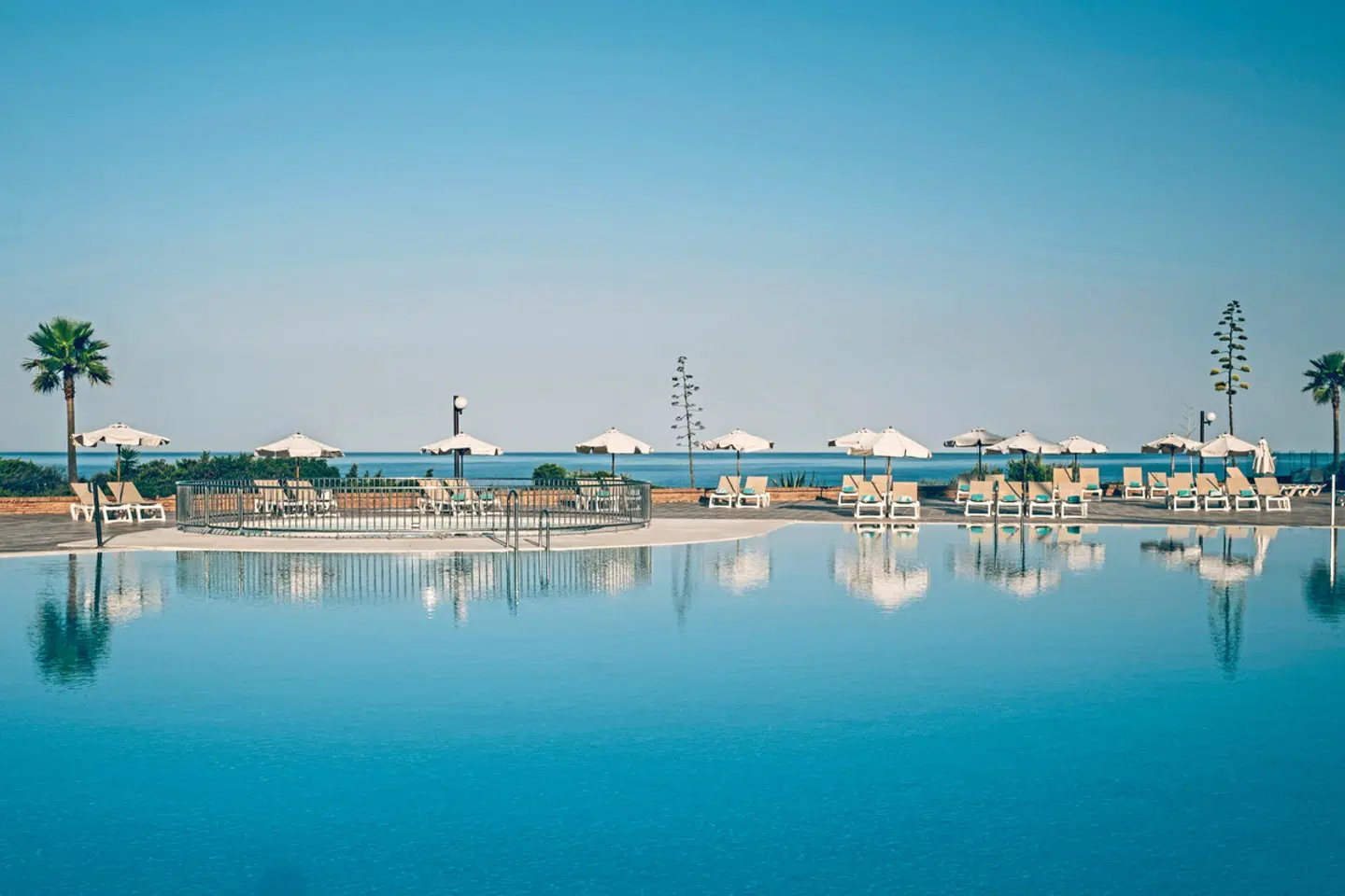 Iberostar Waves Royal Andalus OUTDOOR_POOL
