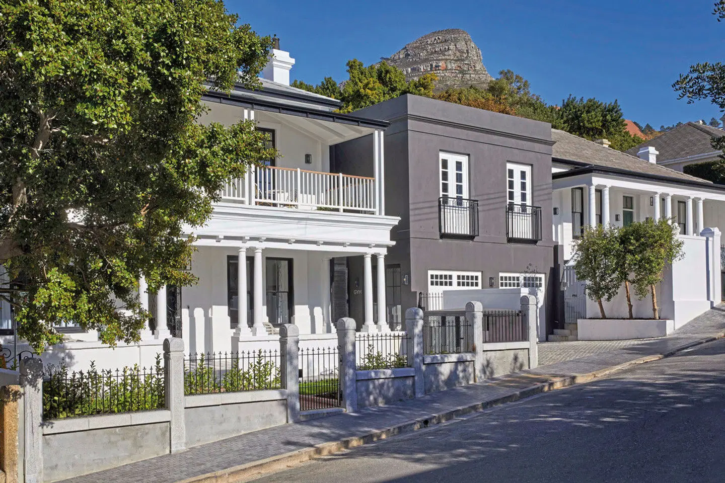 Cape Cadogan EXTERIOR