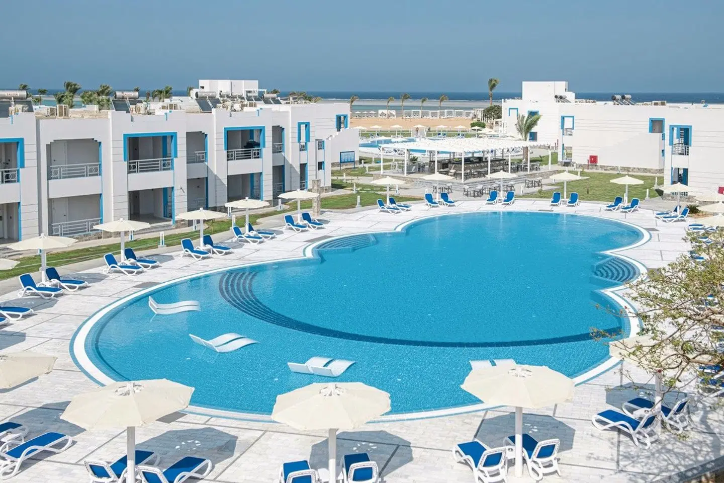 Casa Blue Resort OUTDOOR_POOL