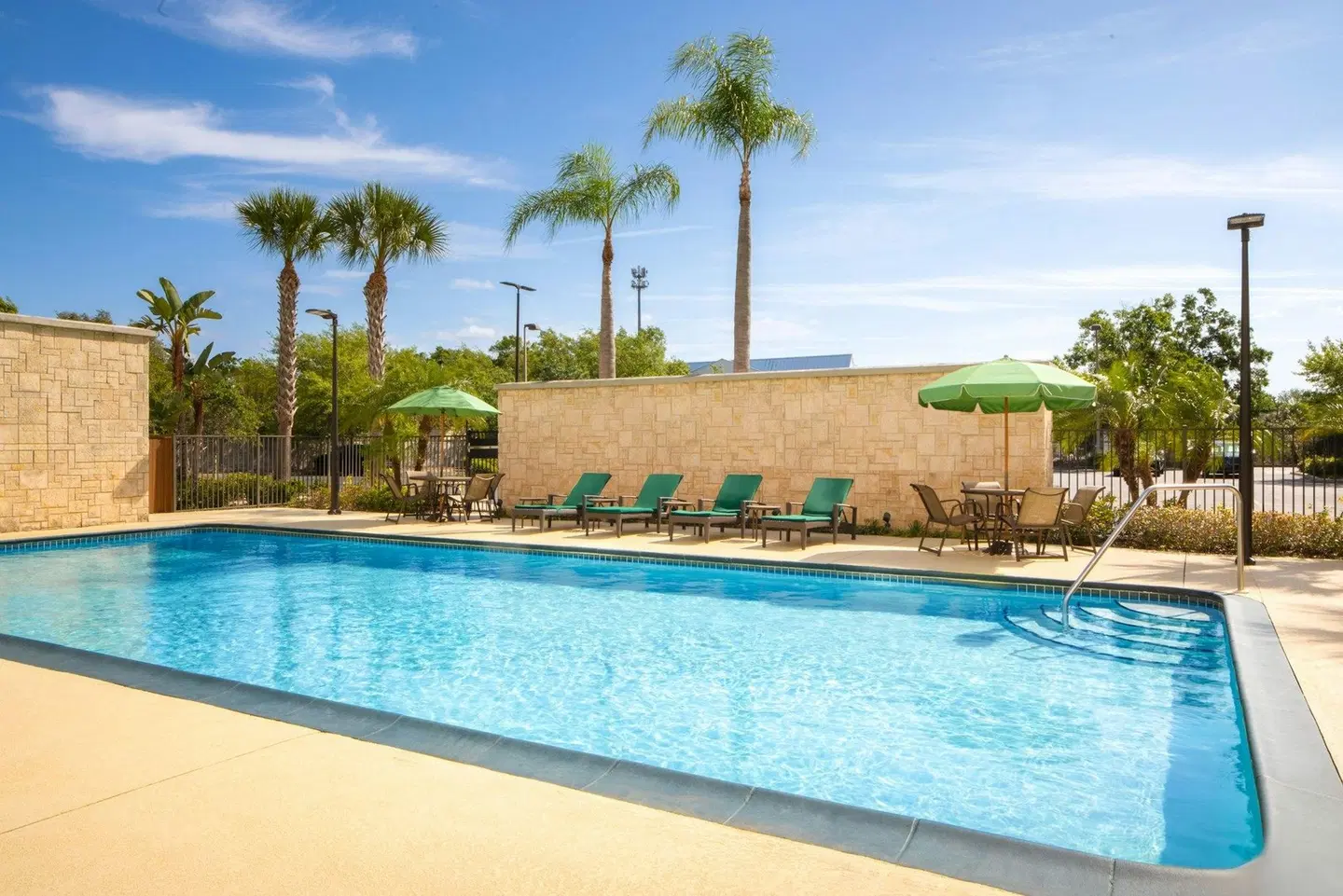 Fairfield by Marriott Inn & Suites Orlando Kissimmee/Celebration OUTDOOR_POOL