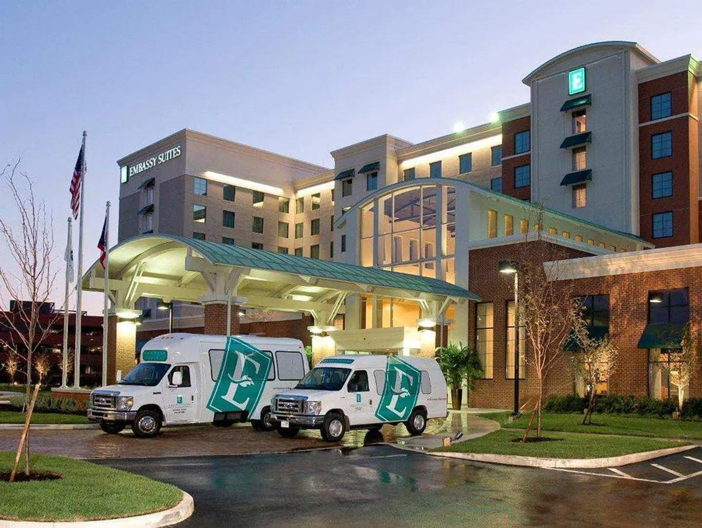Embassy Suites by Hilton Columbus Airport EXTERIOR