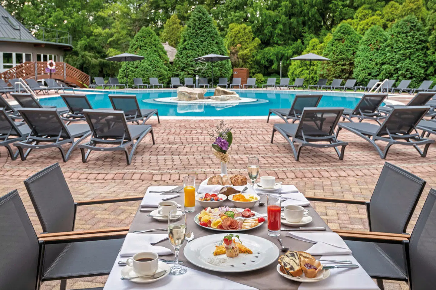 Lotus Therme Hotel & Spa Restaurant