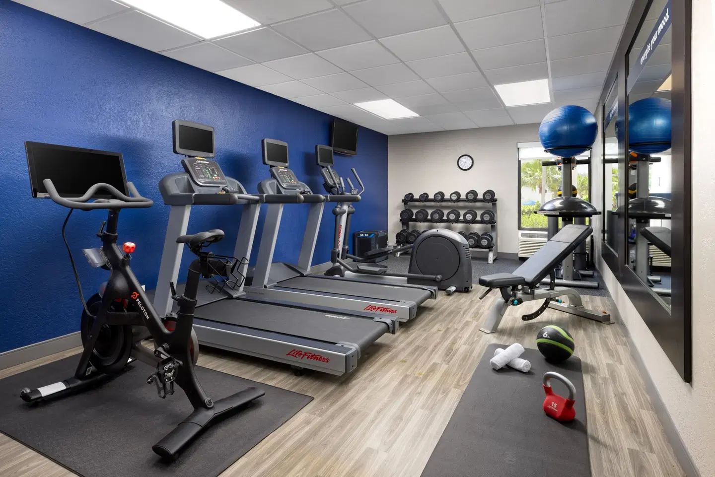 Hampton Inn Naples-Central SPORTS_AND_LEISURE