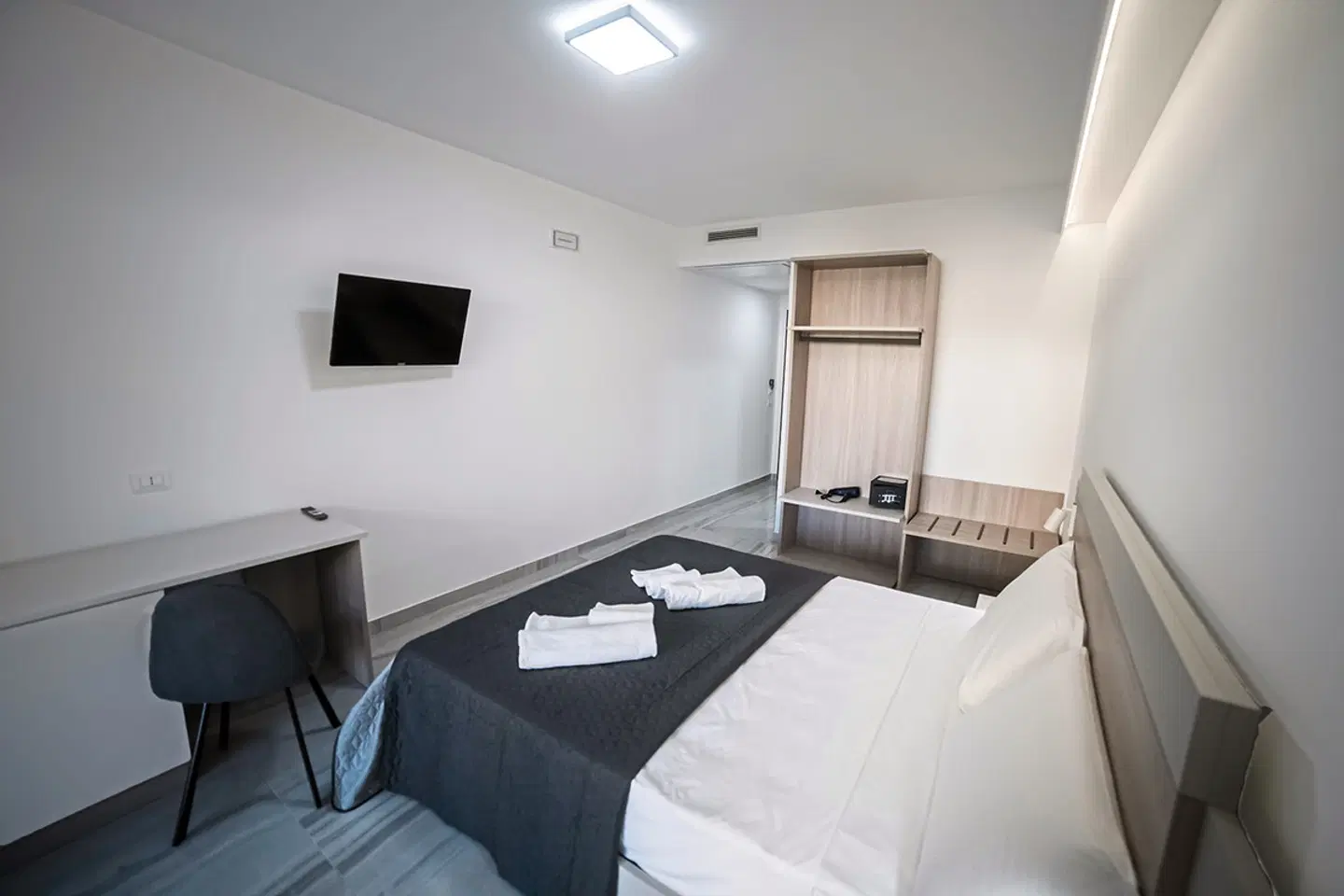 Middle Town Palace Tropea ROOM_EXAMPLE