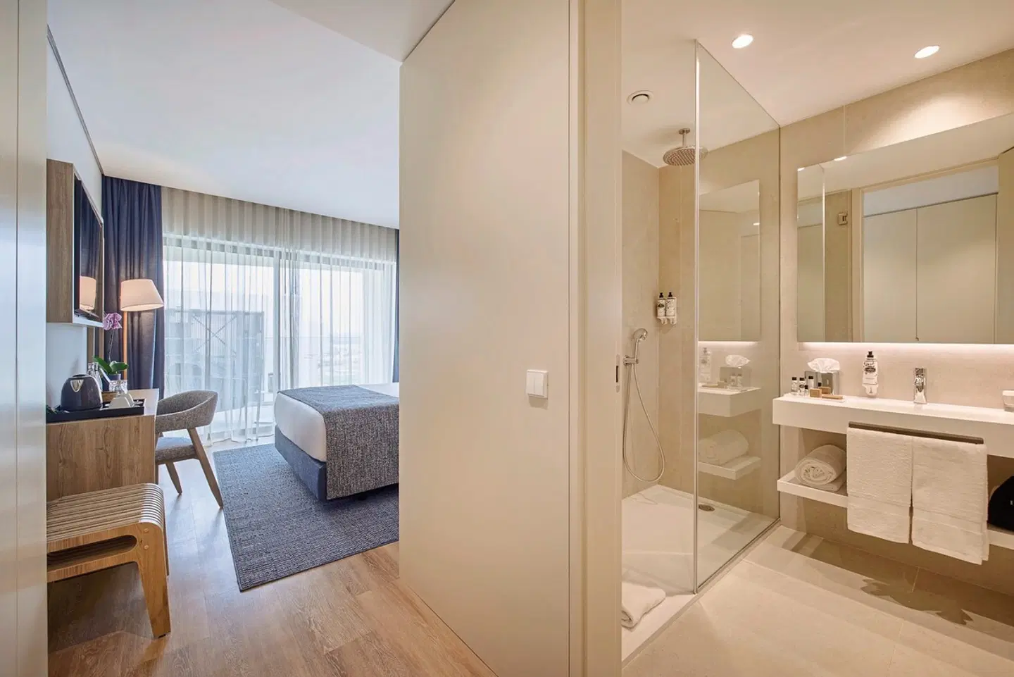 The Editory by the Sea Lagos Badezimmer