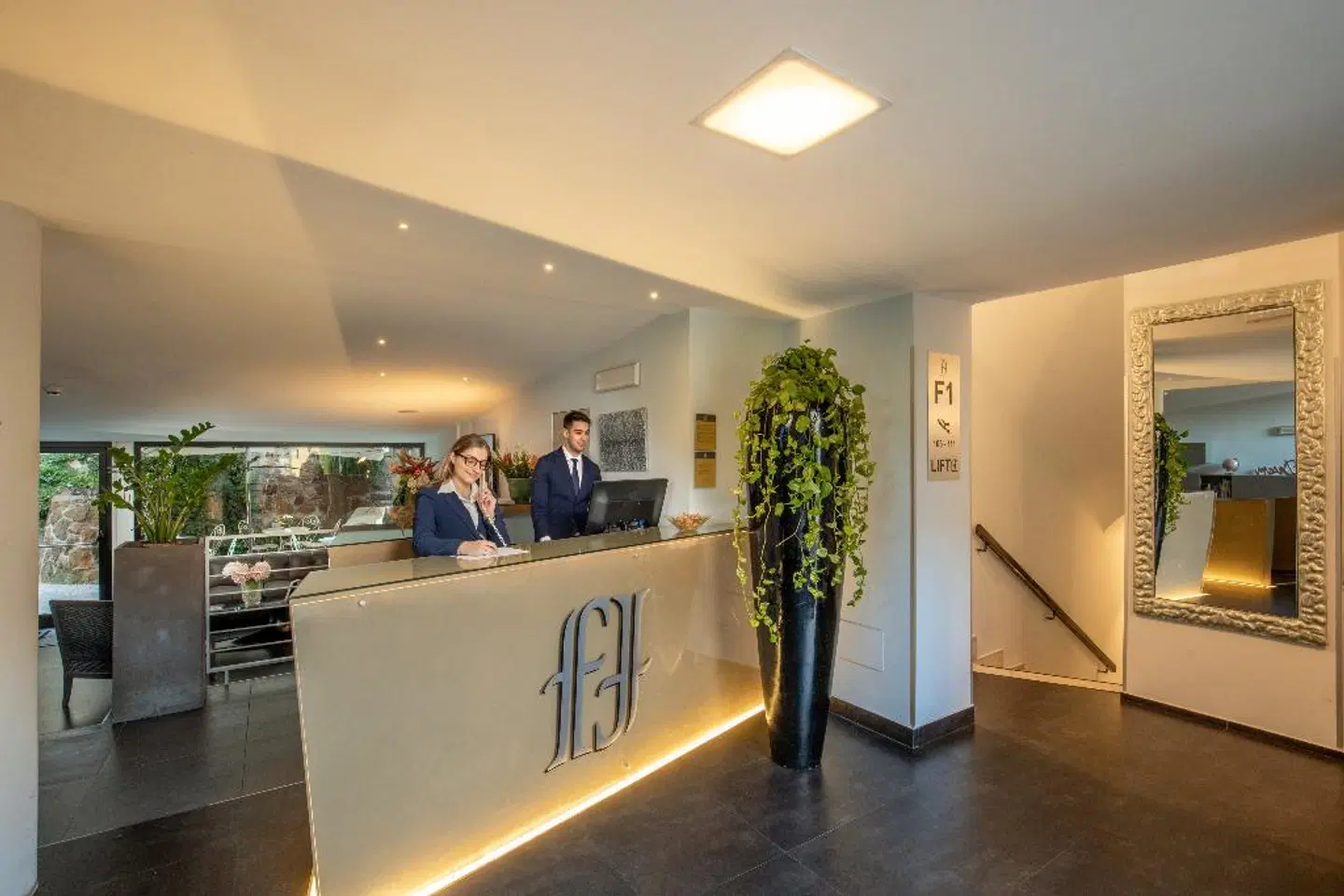 Fragrance Hotel St.Peter Bar