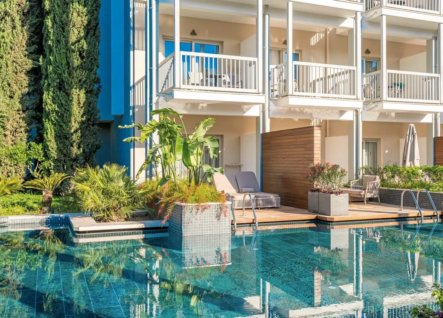 Lara Barut Collection Hallenbad