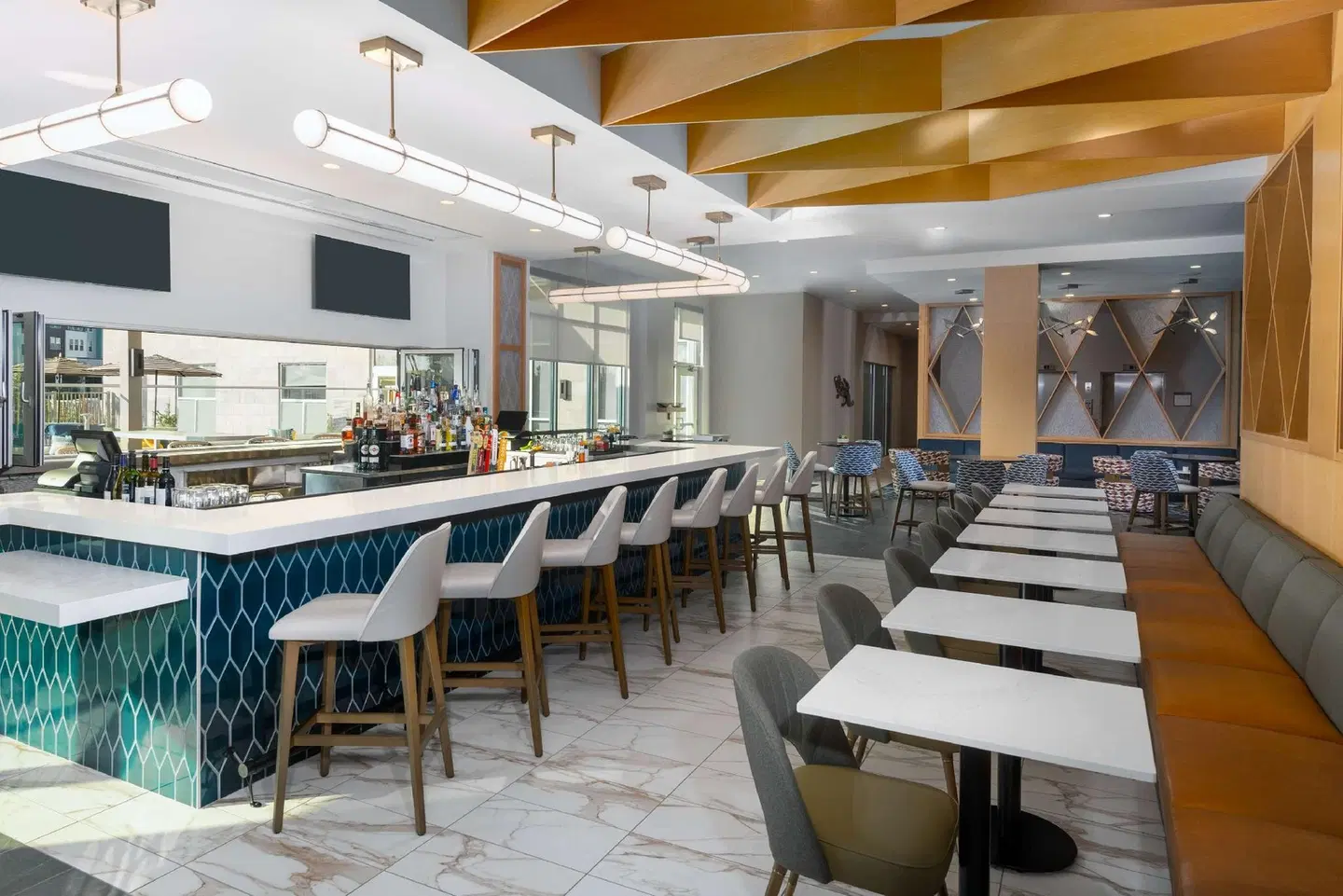 Hyatt House Orlando Airport Bar