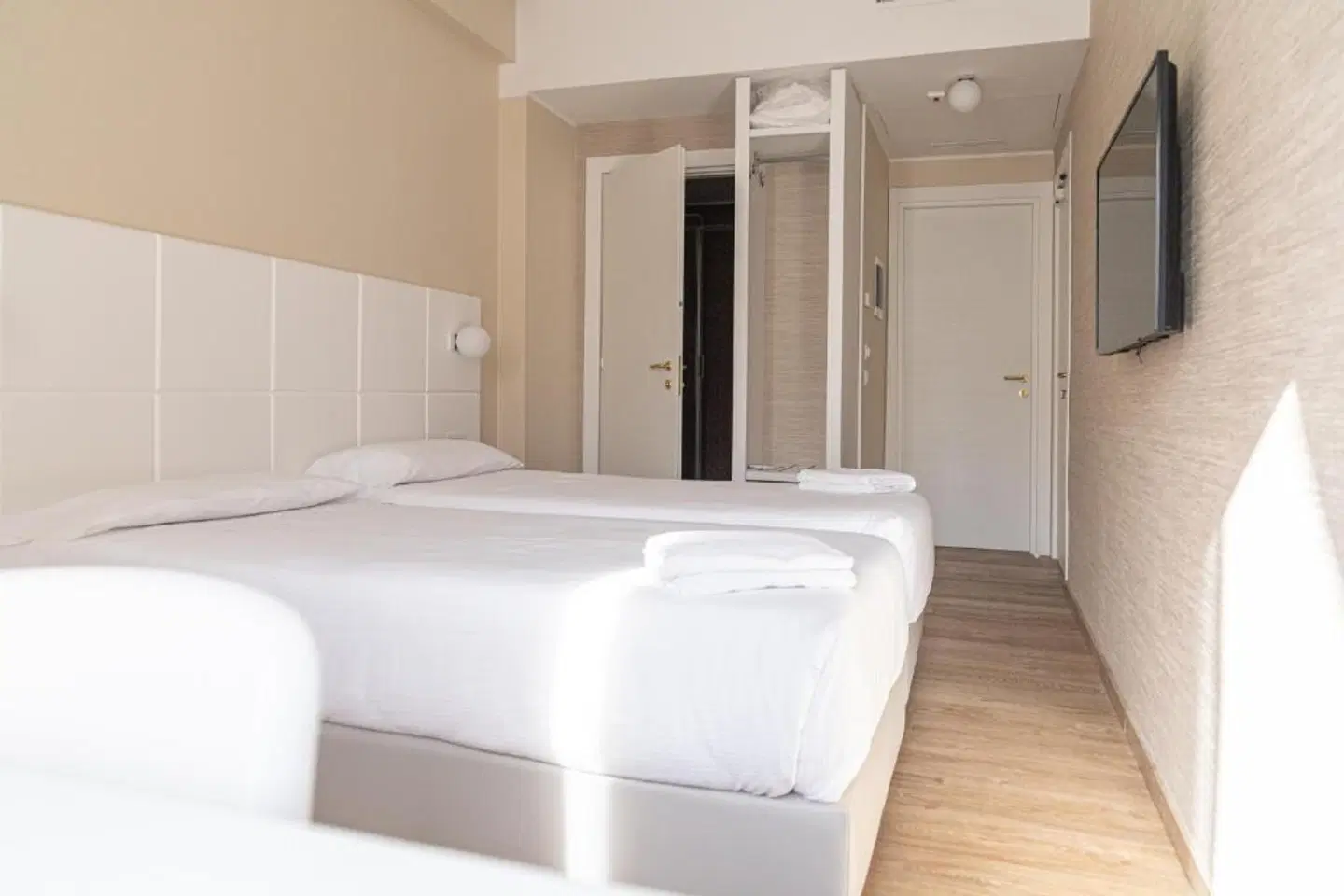 Boston ROOM_EXAMPLE