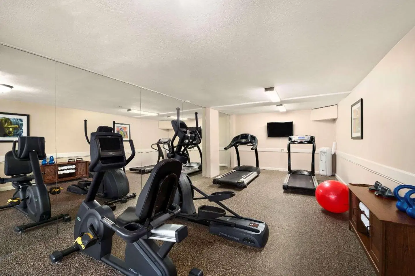 Ramada Naples SPORTS_AND_LEISURE