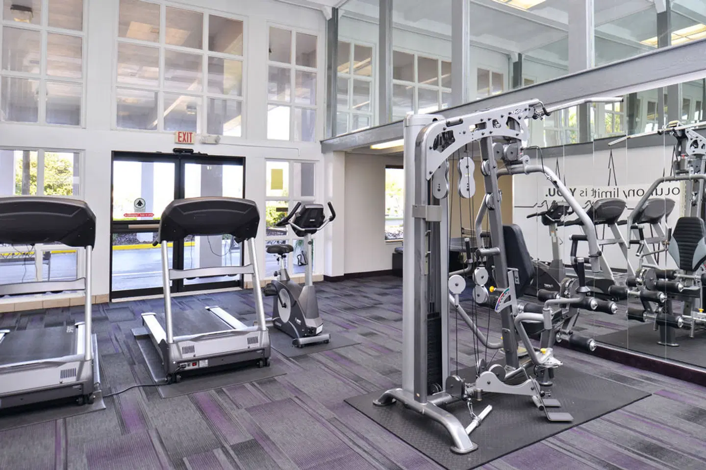 Clarion Inn & Suites Universal Studios Area SPORTS_AND_LEISURE