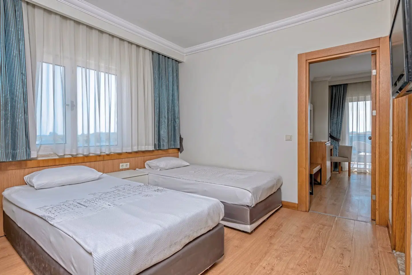LRS Lake & River Side Hotel & Spa ROOM_EXAMPLE