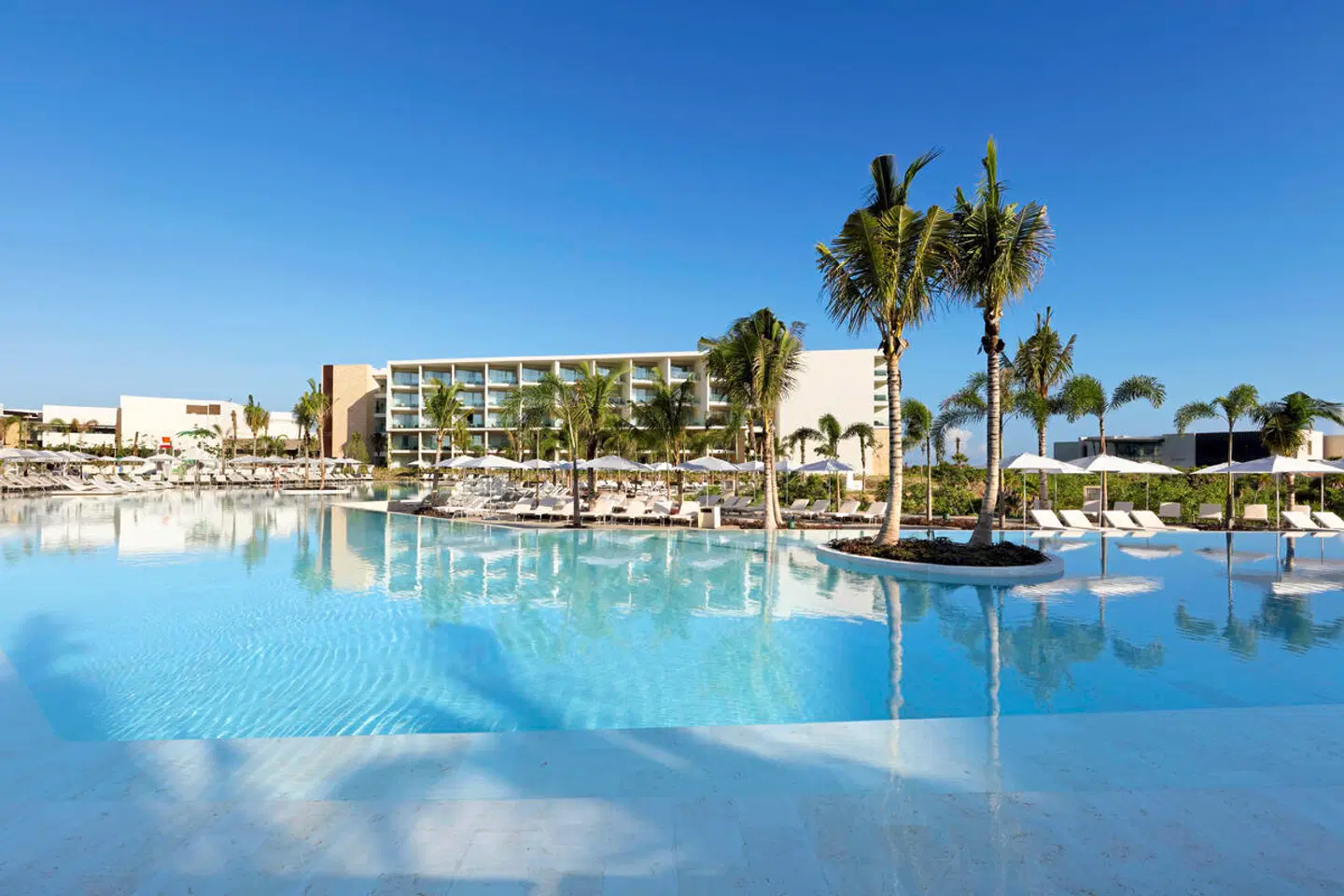 Grand Palladium Select Costa Mujeres OUTDOOR_POOL