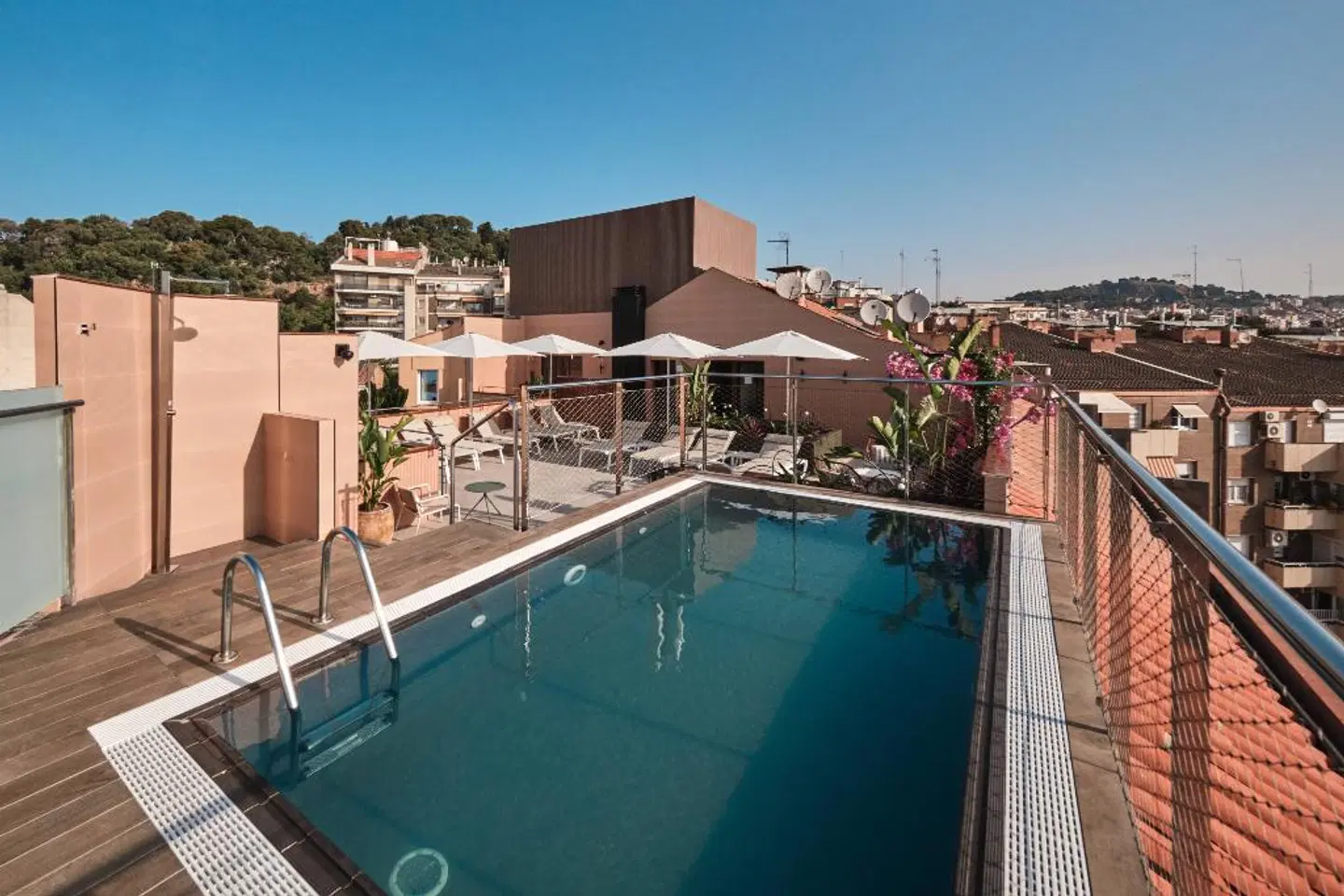 Catalonia Park Putxet OUTDOOR_POOL