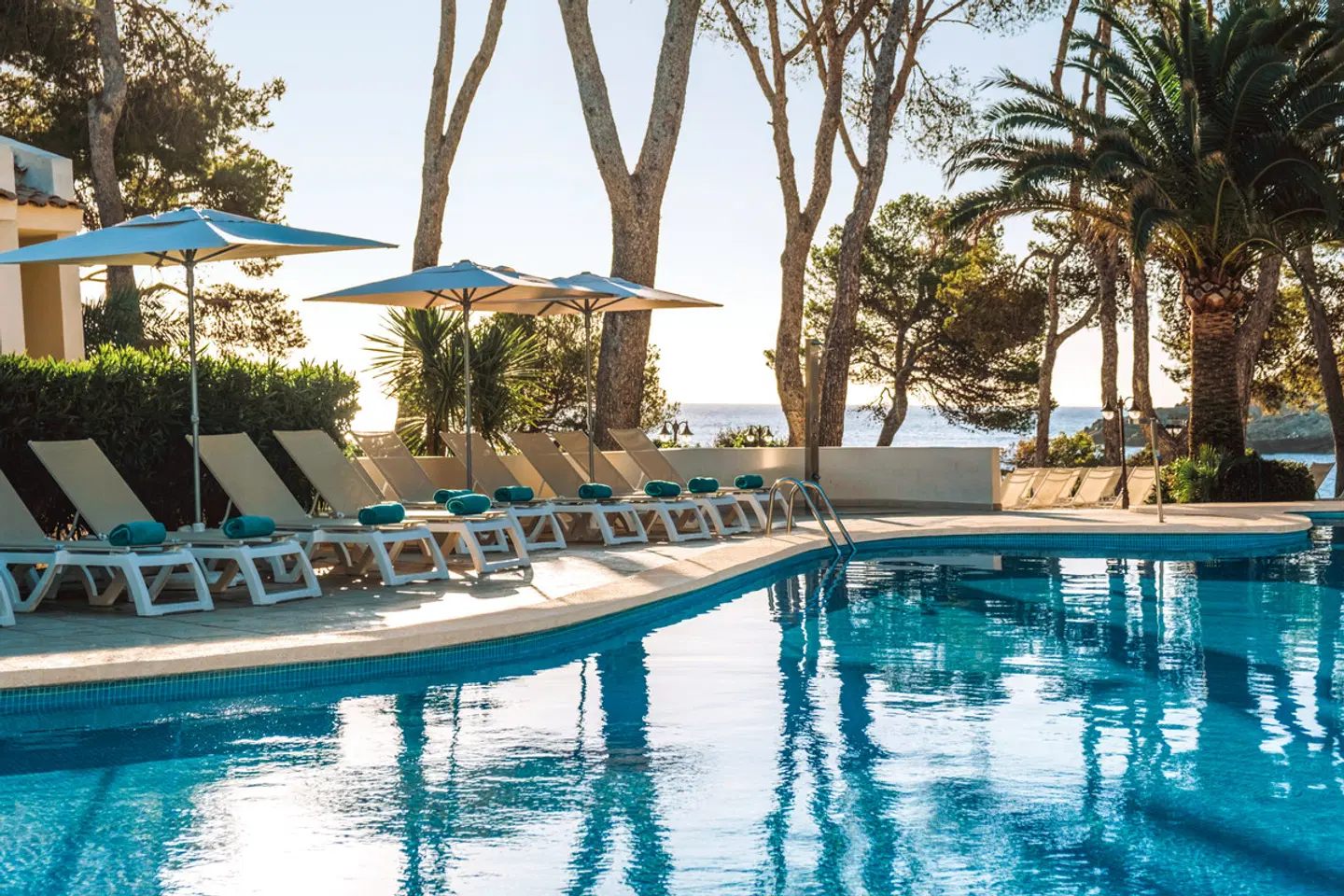 Iberostar Waves Pinos Park OUTDOOR_POOL