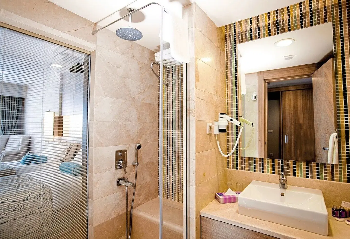 Melas Resort Hotel Badezimmer