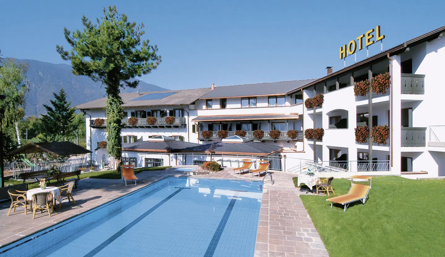 Förstlerhof OUTDOOR_POOL