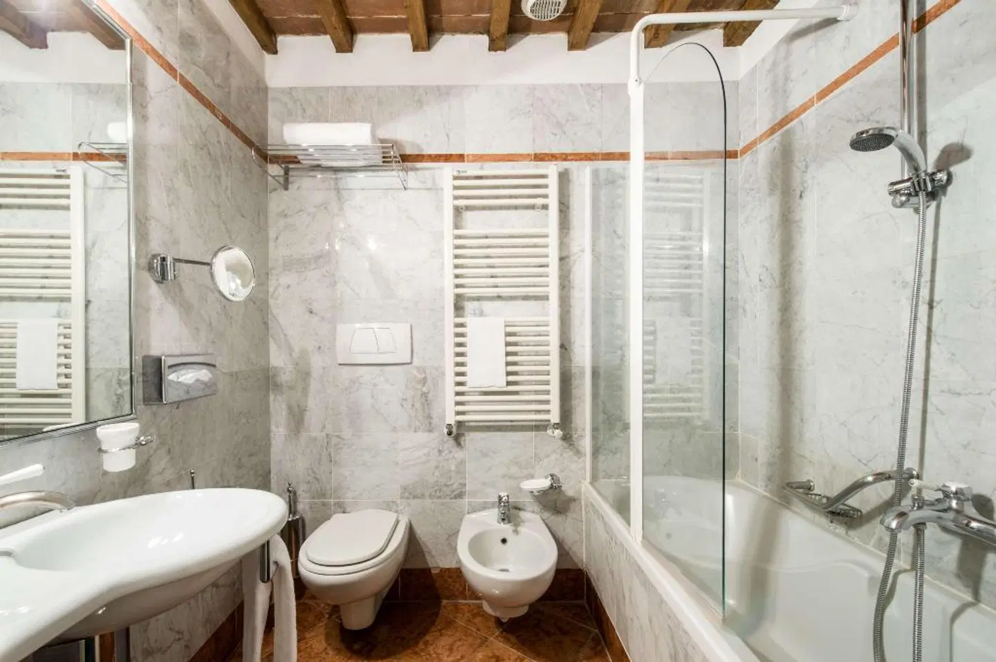 Adler Cavalieri Hotel Badezimmer