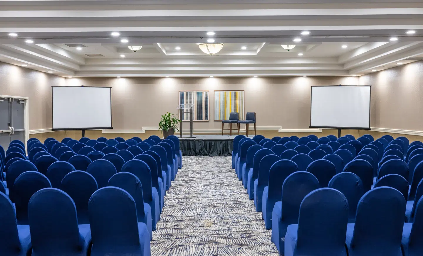 DoubleTree by Hilton Newark Konferenz