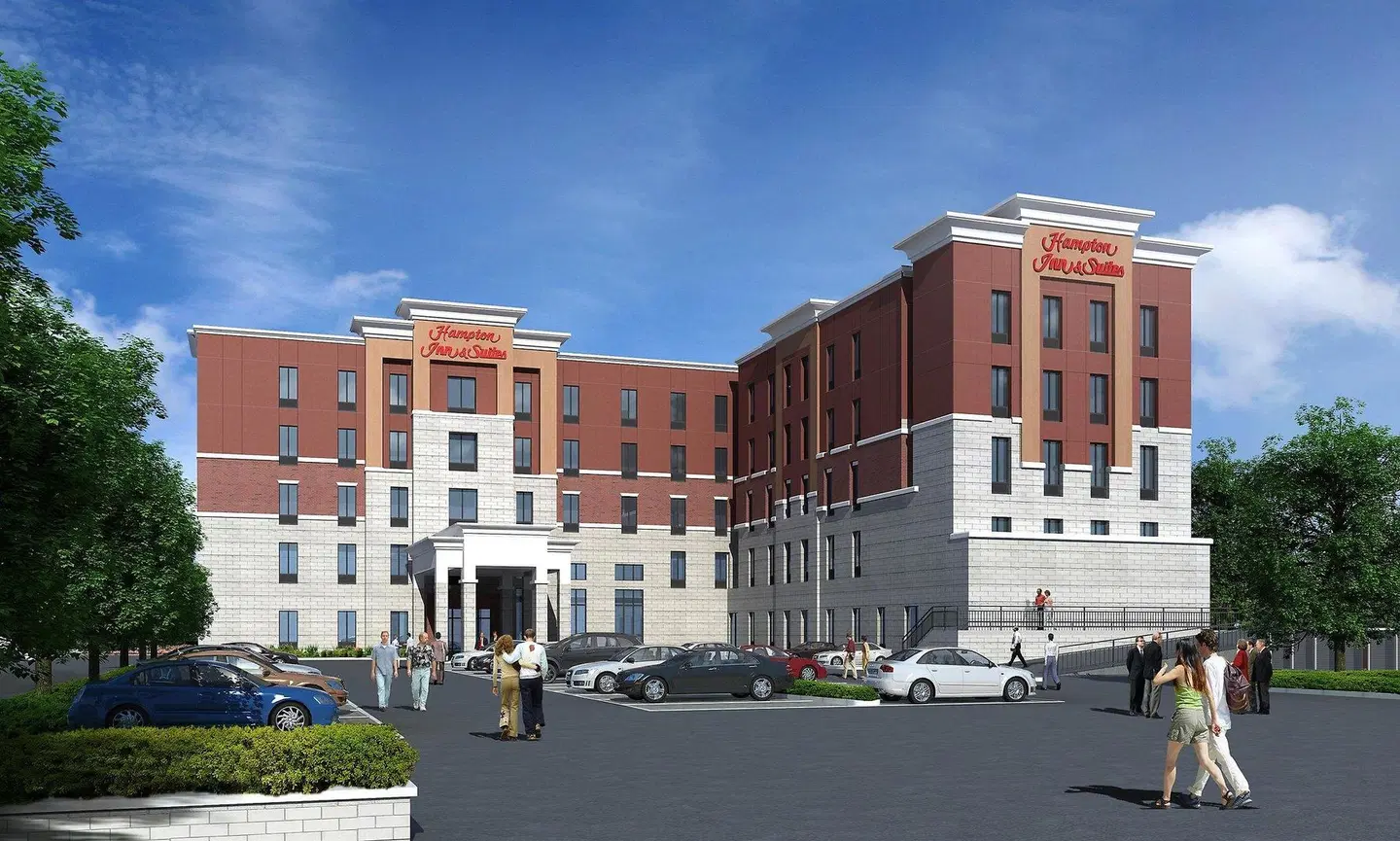 Hampton Inn & Suites Cincinnati/Uptown-University Area EXTERIOR