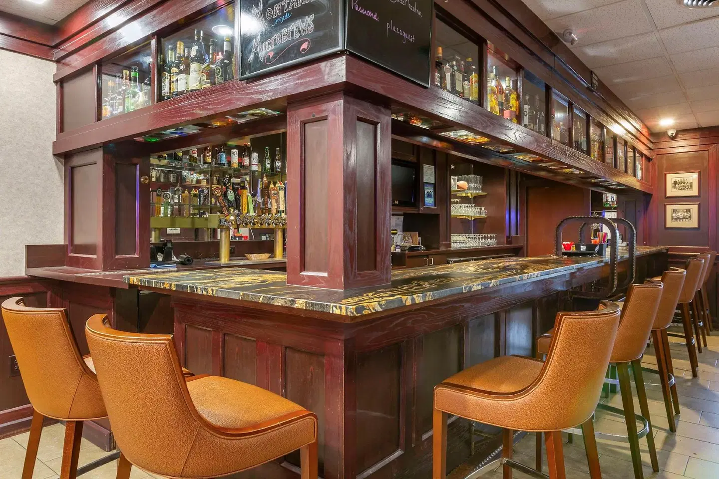 Best Western Plus Butte Plaza Inn Bar