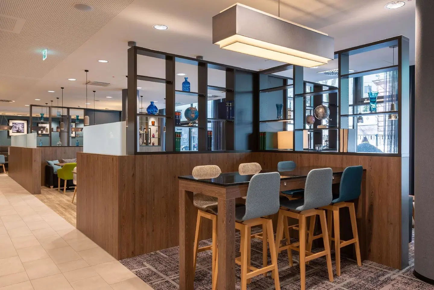 Hampton by Hilton Düsseldorf City Centre Bar